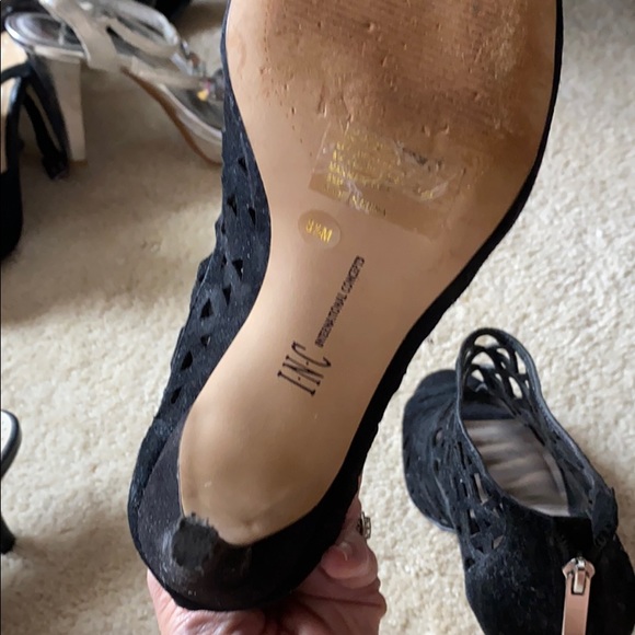 Beautiful lace look heels - Picture 5 of 6